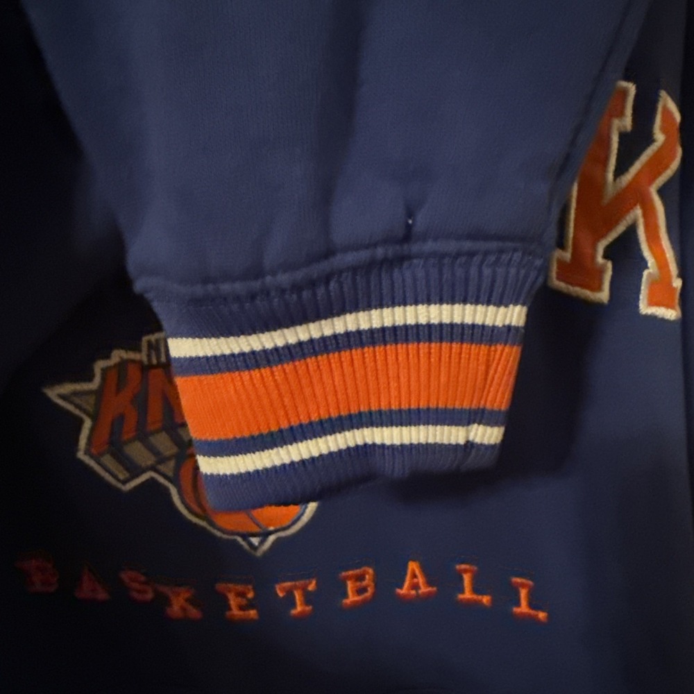 NBA UNK New York Knicks Hoodie Blue Embroidered Basketball Sweatshirt size Large - Picture 7 of 16